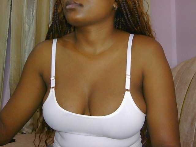 naughtygirll live cam on BongaCams