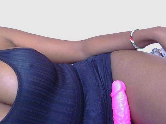 naughtygirll live cam on BongaCams