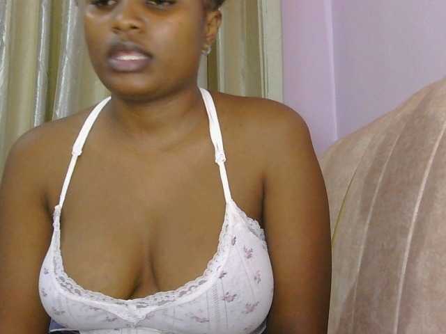 naughtygirll live cam on BongaCams