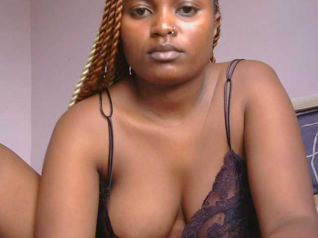 naughtygirll live cam on BongaCams