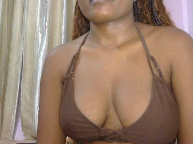 naughtygirll live cam on BongaCams
