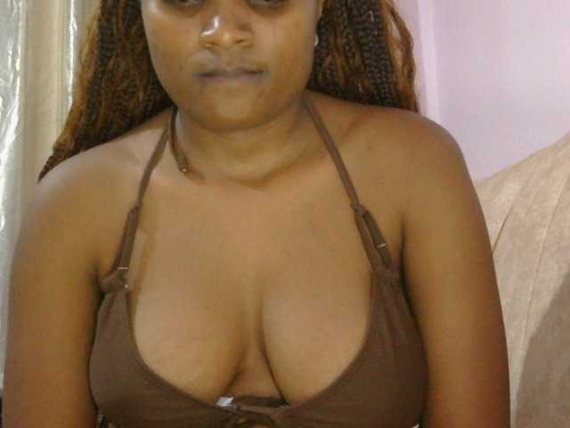 naughtygirll live cam on BongaCams