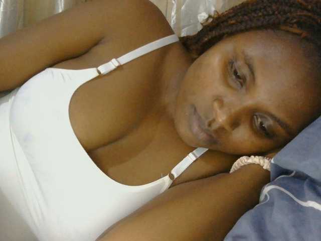 naughtygirll live cam on BongaCams