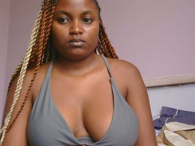 naughtygirll live cam on BongaCams