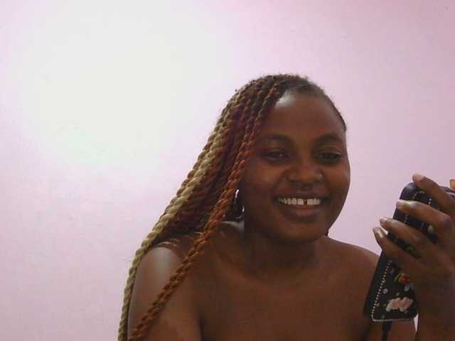 naughtygirll live cam on BongaCams