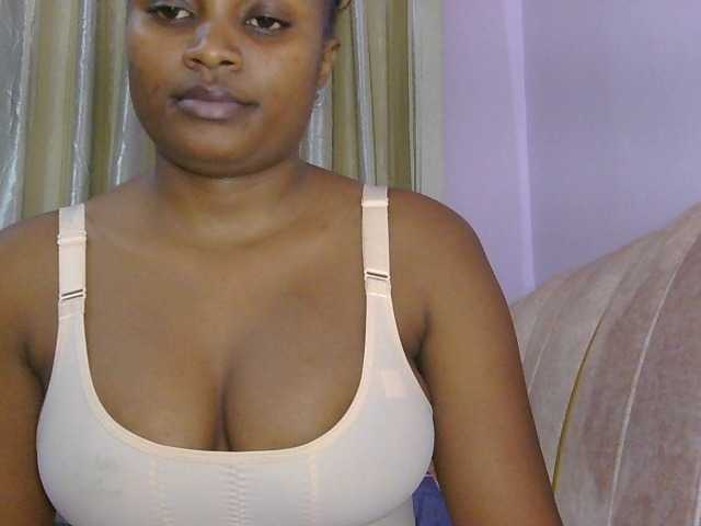 naughtygirll live cam on BongaCams