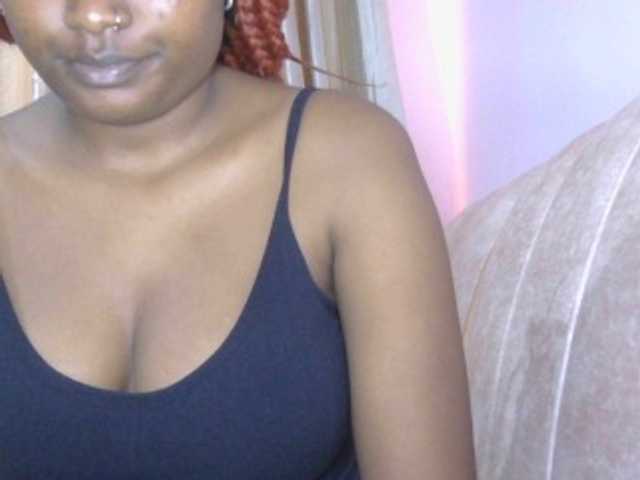 naughtygirll live cam on BongaCams