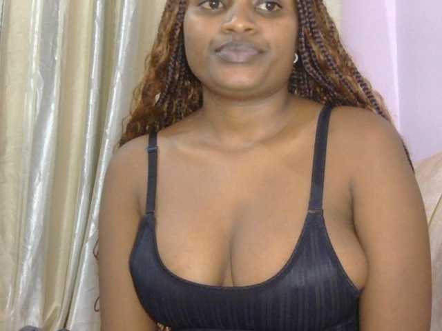 naughtygirll live cam on BongaCams