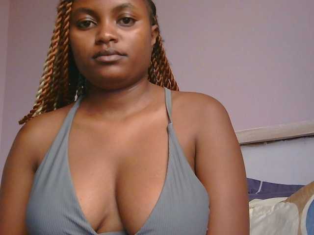 naughtygirll live cam on BongaCams