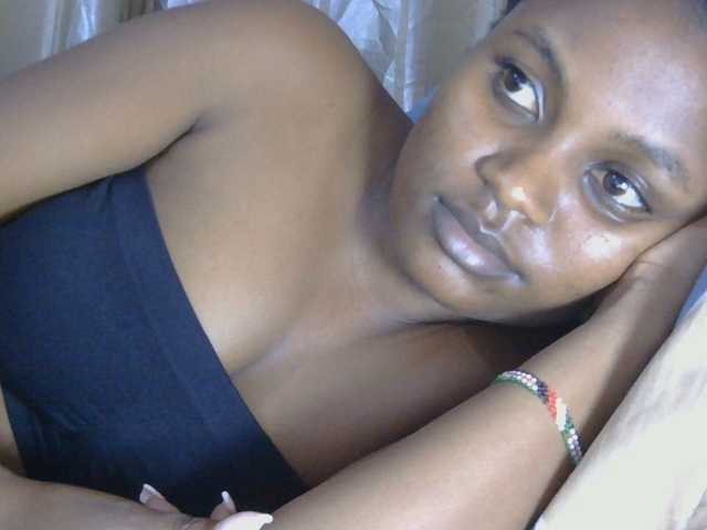 naughtygirll live cam on BongaCams