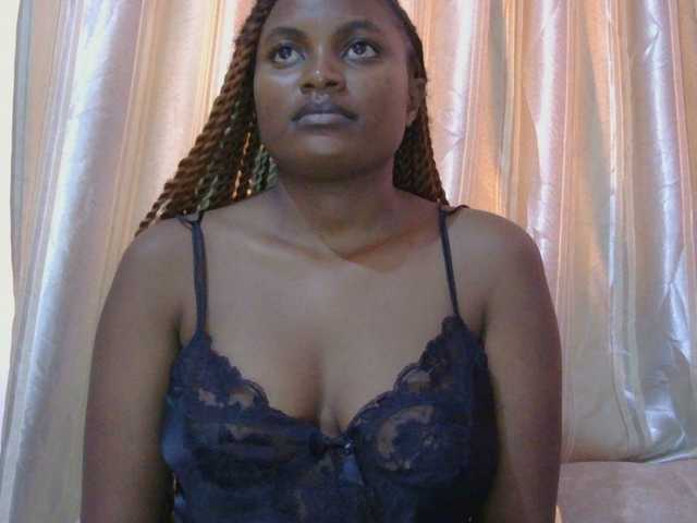 naughtygirll live cam on BongaCams