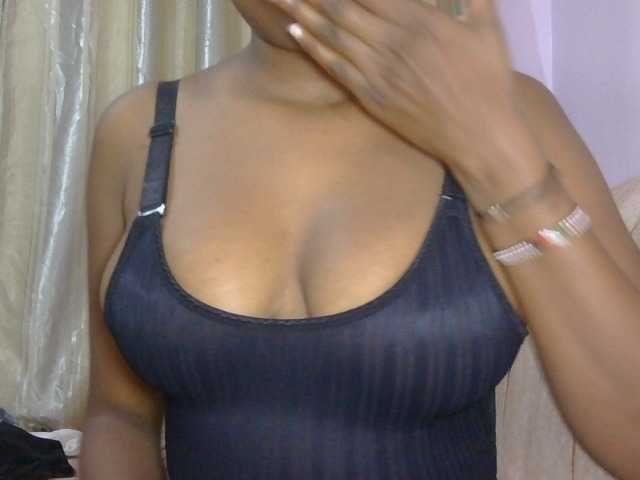 naughtygirll live cam on BongaCams