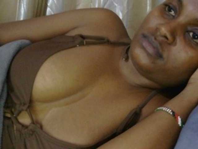 naughtygirll live cam on BongaCams