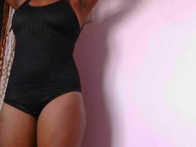 naughtygirll live cam on BongaCams