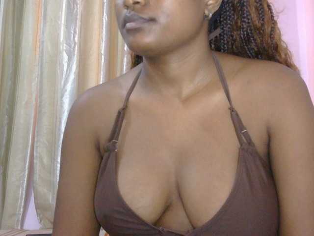 naughtygirll live cam on BongaCams