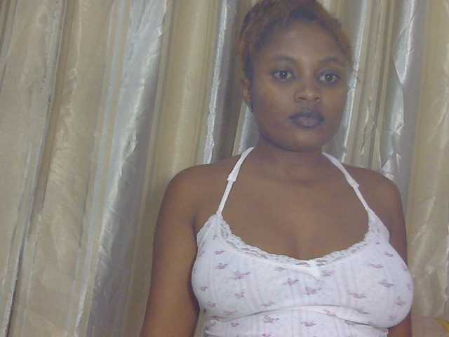 naughtygirll live cam on BongaCams