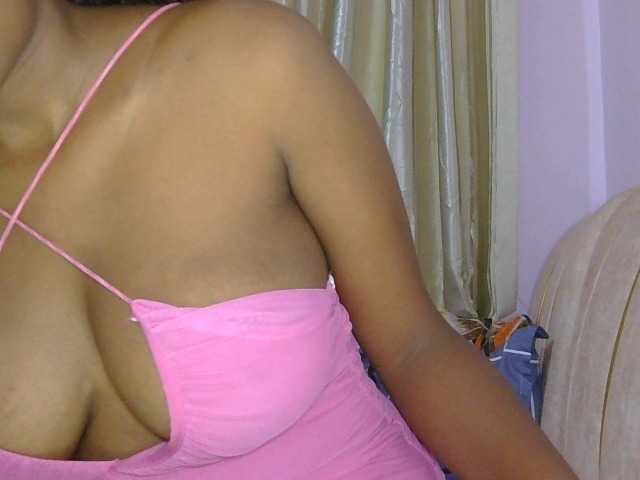 naughtygirll live cam on BongaCams