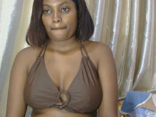 naughtygirll live cam on BongaCams