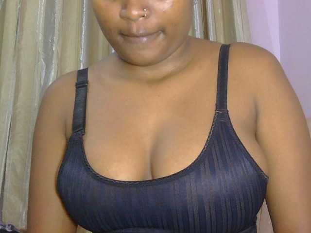 naughtygirll live cam on BongaCams
