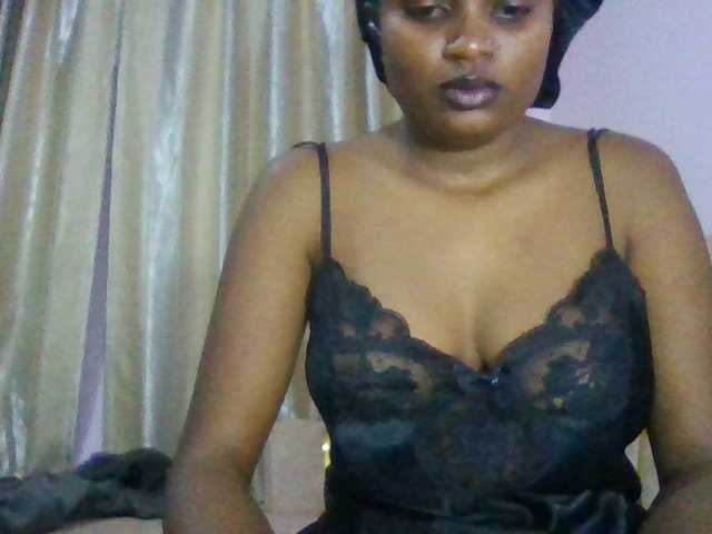 naughtygirll live cam on BongaCams