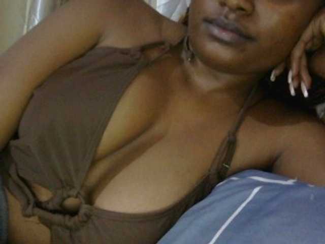 naughtygirll live cam on BongaCams