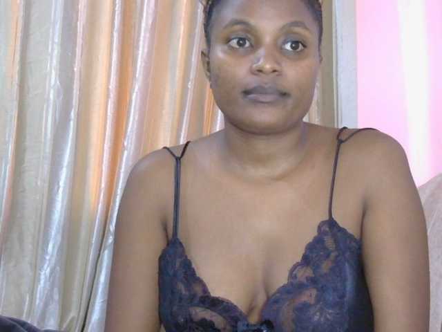 naughtygirll live cam on BongaCams
