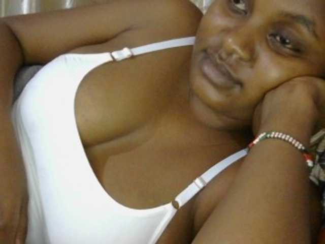 naughtygirll live cam on BongaCams