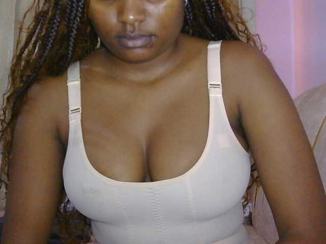naughtygirll live cam on BongaCams