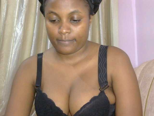 naughtygirll live cam on BongaCams