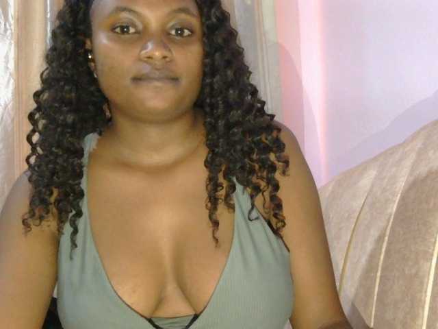 naughtygirll live cam on BongaCams