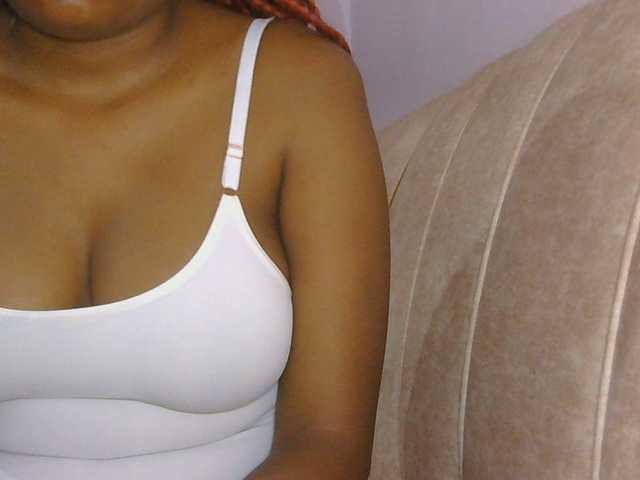 naughtygirll live cam on BongaCams