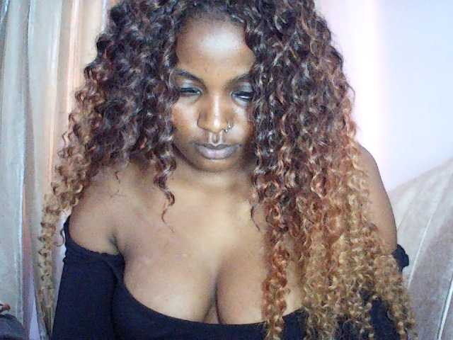 naughtygirll live cam on BongaCams