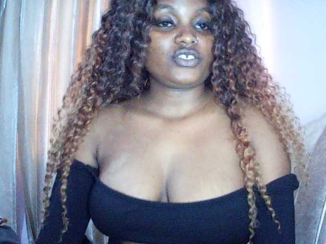 naughtygirll live cam on BongaCams