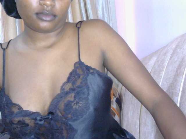 naughtygirll live cam on BongaCams