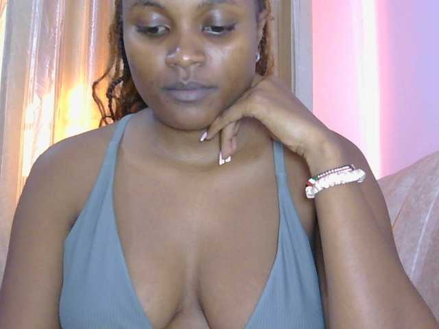 naughtygirll live cam on BongaCams