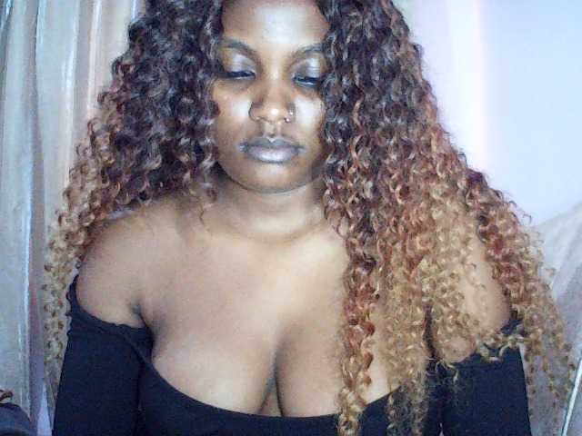 naughtygirll live cam on BongaCams