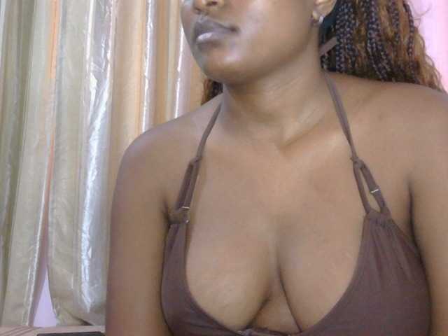 naughtygirll live cam on BongaCams