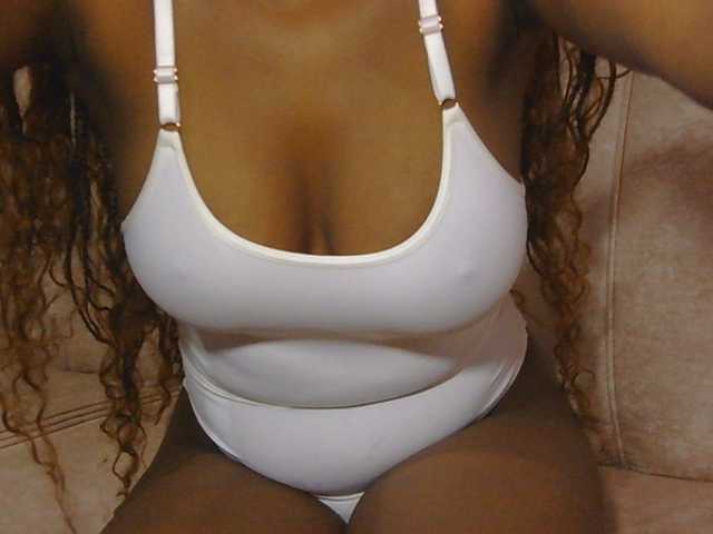 naughtygirll live cam on BongaCams