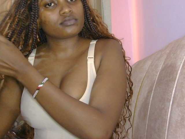 naughtygirll live cam on BongaCams