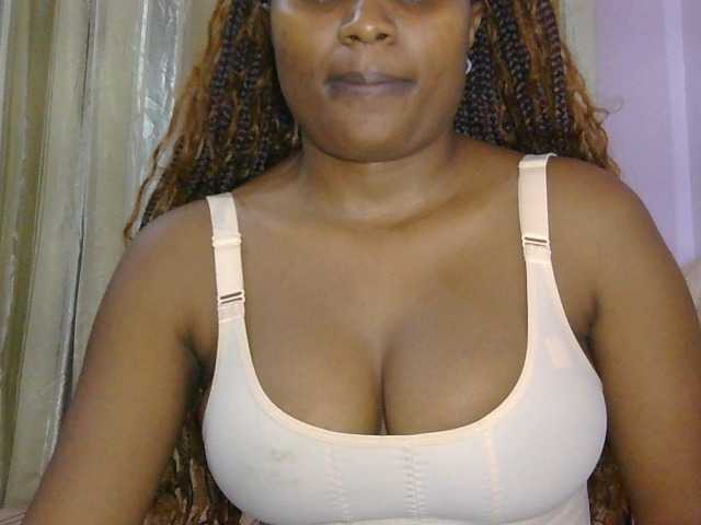 naughtygirll live cam on BongaCams