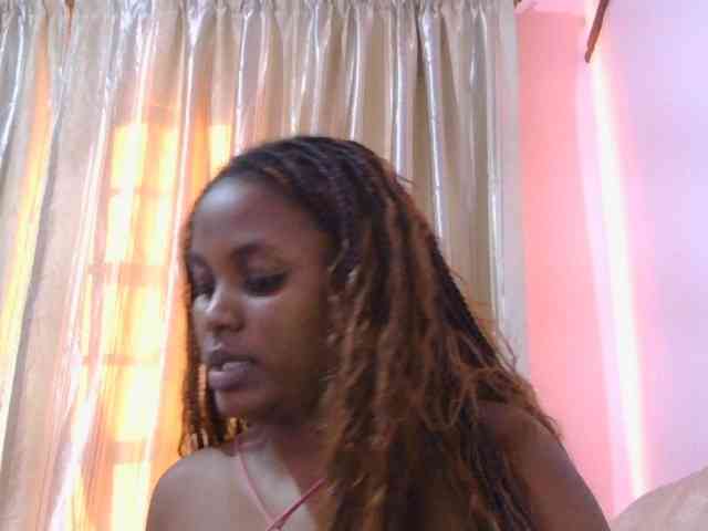 naughtygirll webcam