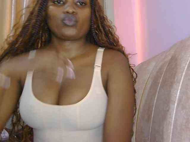 naughtygirll webcam