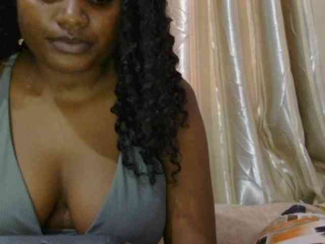 naughtygirll webcam