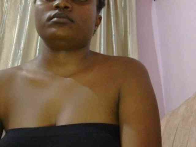 naughtygirll webcam