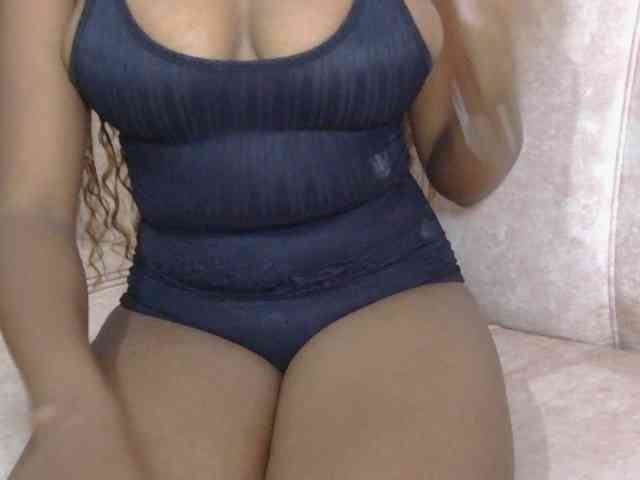 naughtygirll webcam