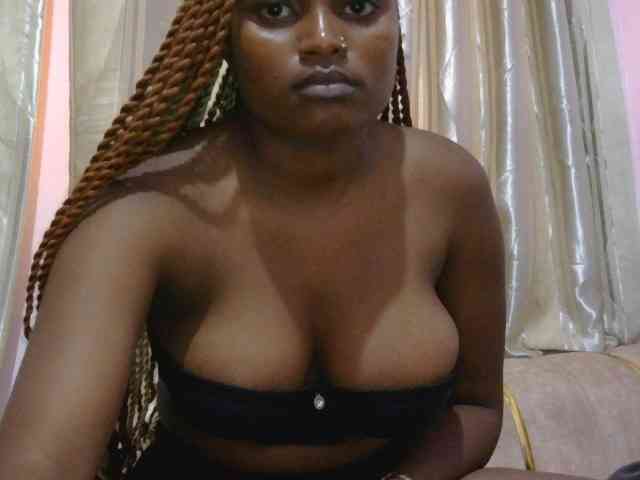 naughtygirll webcam
