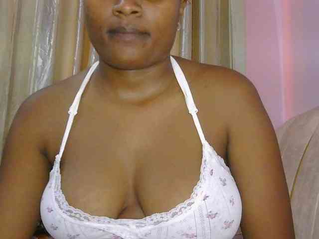 naughtygirll webcam