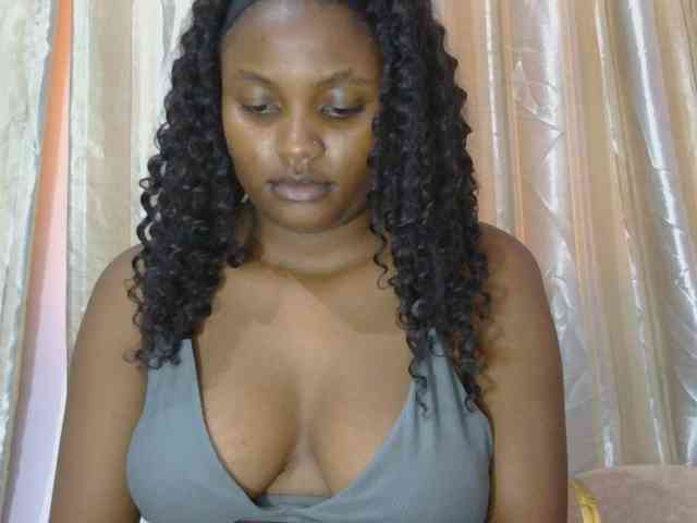naughtygirll webcam