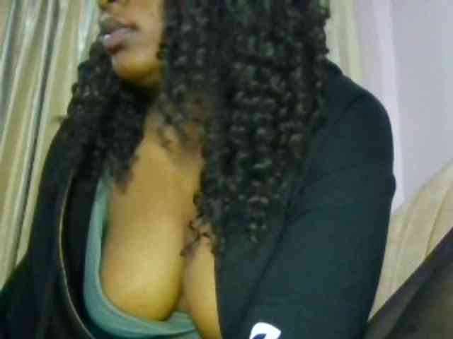 naughtygirll webcam