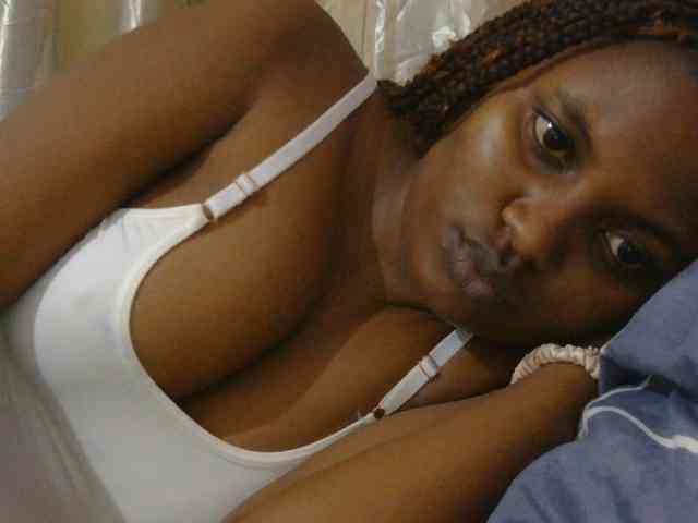 naughtygirll webcam
